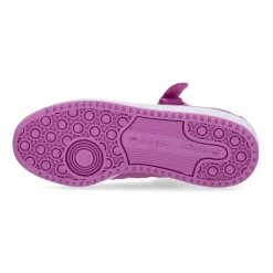 Chaussure de basketball basse