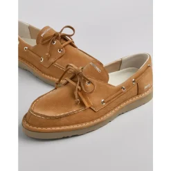 Chaussure à lacets