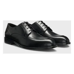 Chaussures à lacets