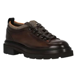 Chaussures plates alpines en cuir marron