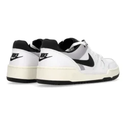 Classic Low Top Sneaker