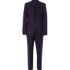 Costume élégant au design unique