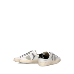 Flat shoes
