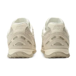 204L Sneakers