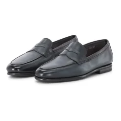Mocassin en cuir fait main avec une touche moderne