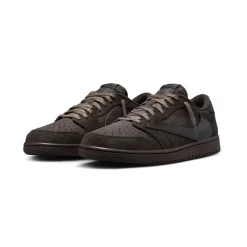 1 Retro Low OG SP Travis Scott 'Velvet Brown'