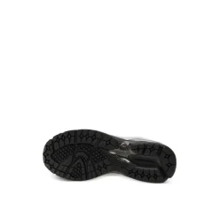 2002R Sneakers