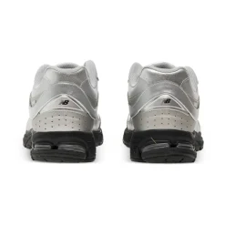 2002R Sneakers