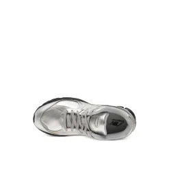 2002R Sneakers