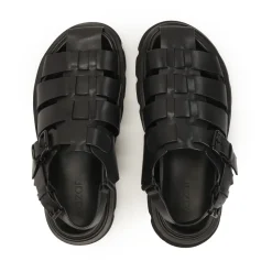 Sandales noires en cuir avec orteils couverts