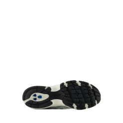 740 Sneaker