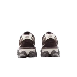 9060 Sneakers