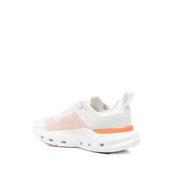 Sneakers Blanches avec Détail du Logo