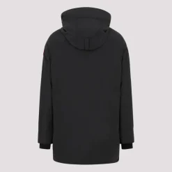 Veste noire pour des aventures par temps froid