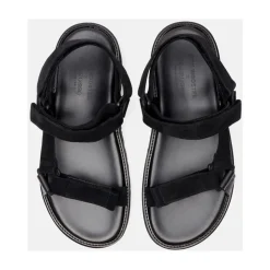 Wooster V Flat Sandals