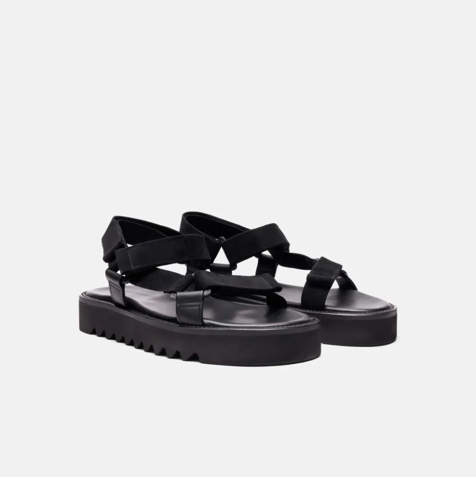 Wooster V Flat Sandals